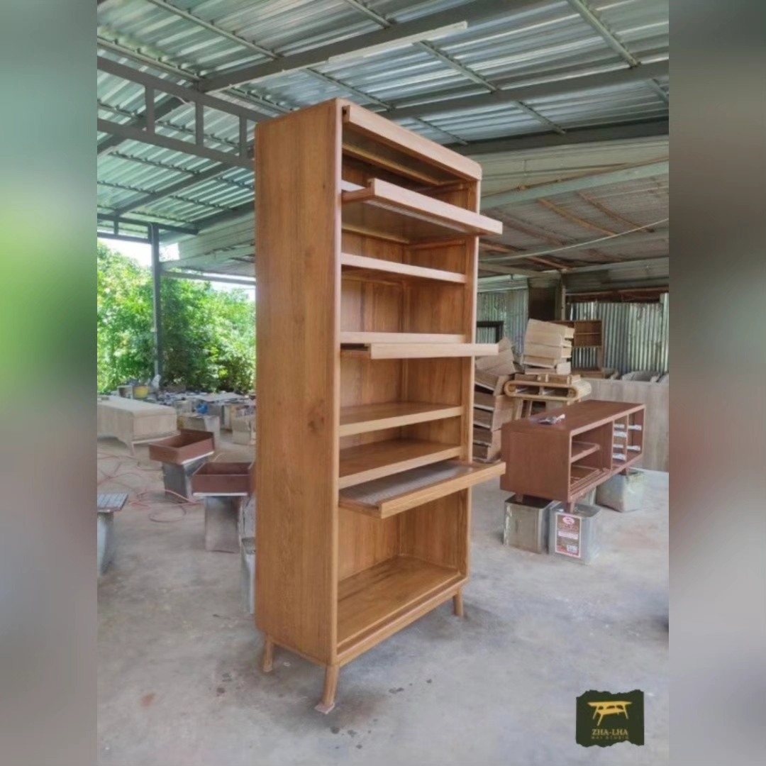 ตู้กระจกห้องครัว ตู้ไม้สักบานกระจก ไซส์บิ๊ก จัดเก็บเครื่องครัวได้แบบจุกใจ ตู้กระจกห้องครัว