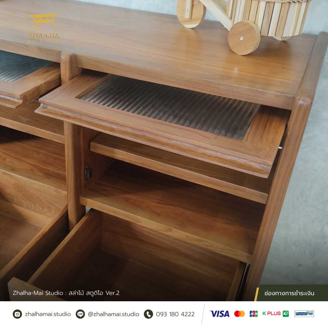 Frame 375 ตู้โชว์กระจกบานลูกฟูก